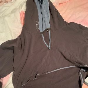 P’tula crop hoodie